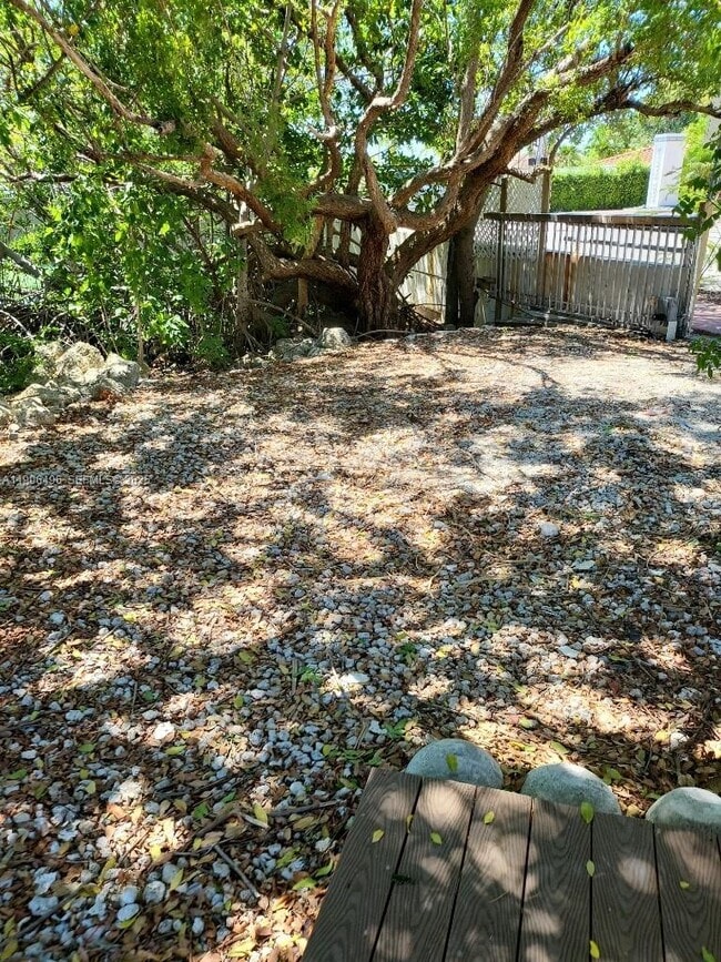 Building Photo - 7707 Hawthorne Ave