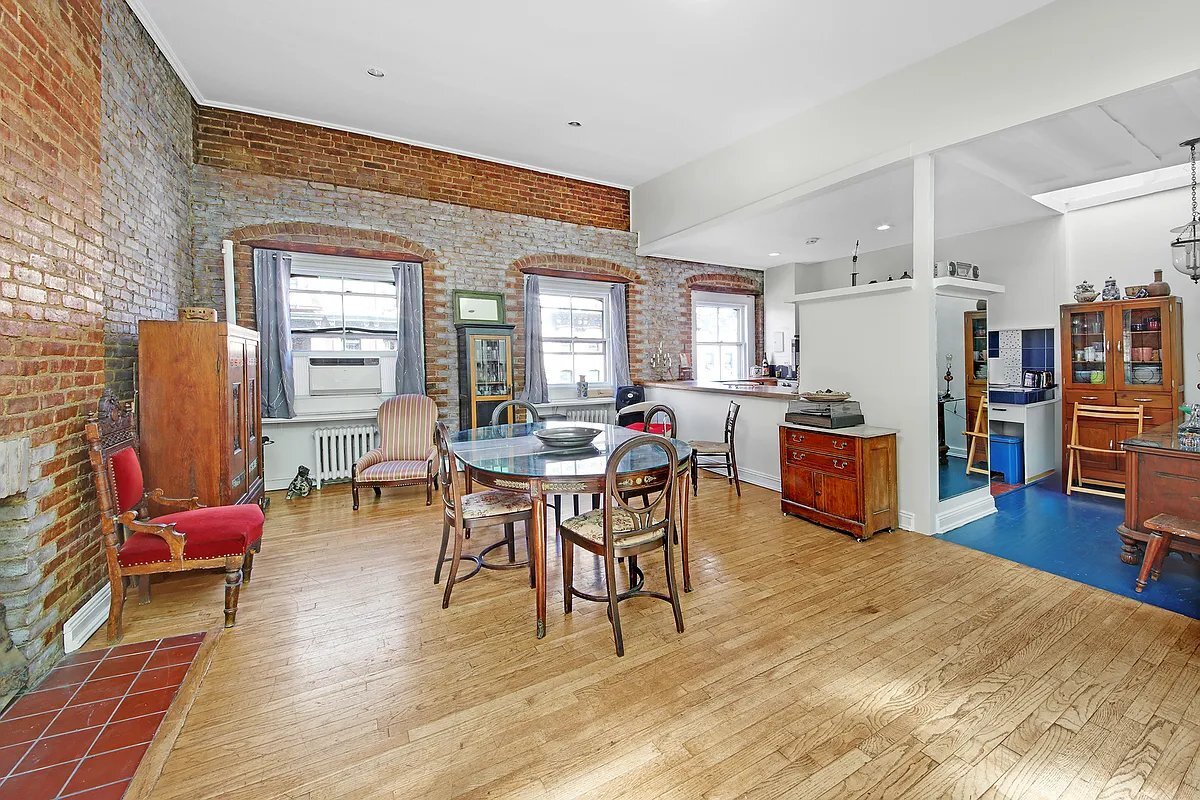 Building Photo - 318 W 14th St