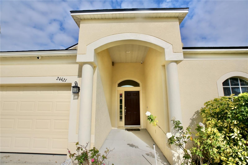 Building Photo - 24421 Breezy Oak Ct