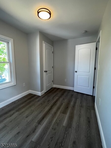 Building Photo - 1341 E 2nd St