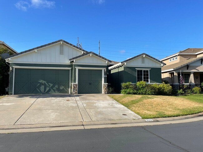 Primary Photo - Beautiful 4-Bedroom Home in Prime Rosevill...