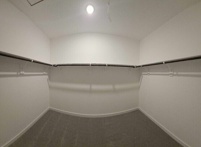 Building Photo - 8430 Bay Oaks Dr