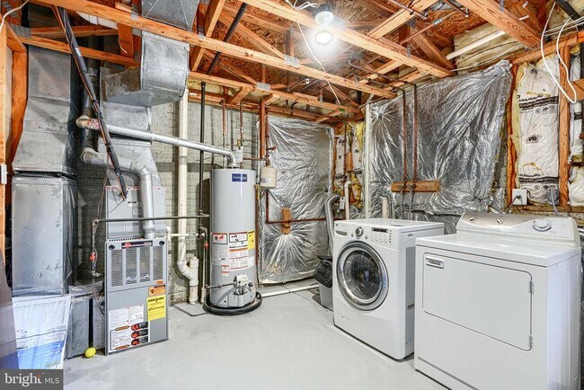 Building Photo - 215 Gracecroft Ct