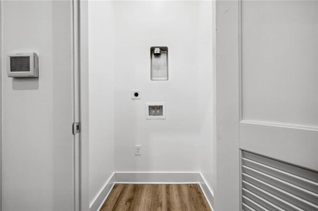 Building Photo - 112 Rogers St NE