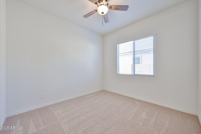 Building Photo - 16685 W Questa Dr