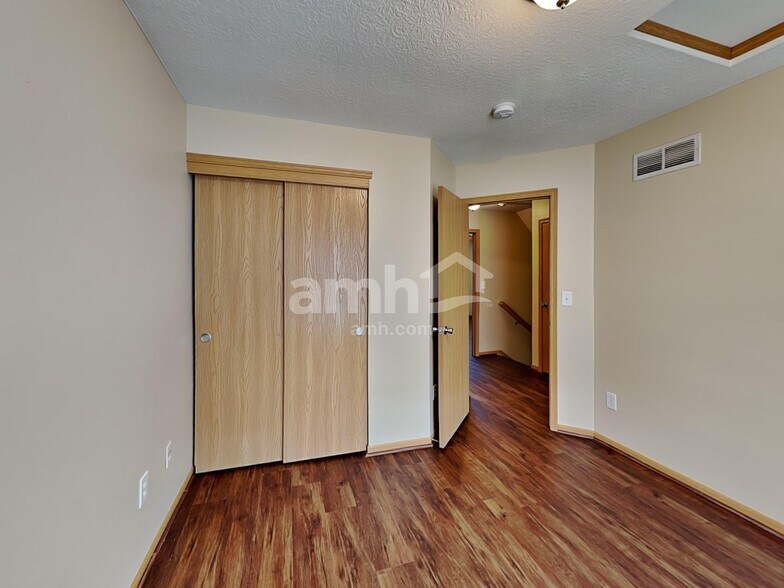 Building Photo - 7736 Powers Ridge Dr