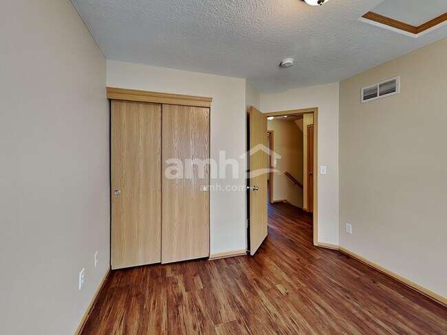 Building Photo - 7736 Powers Ridge Dr
