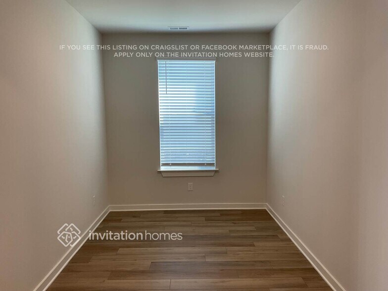 Building Photo - 1233 Leavell Ln
