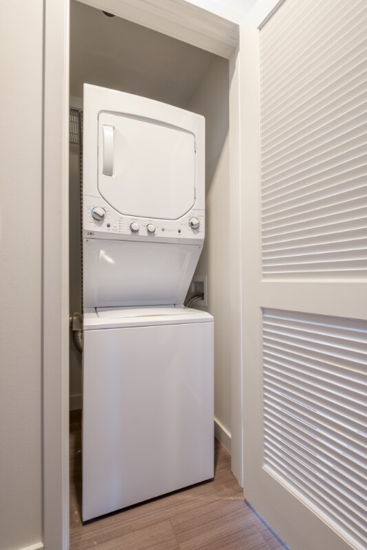 Building Photo - 101 E Roosevelt Rd