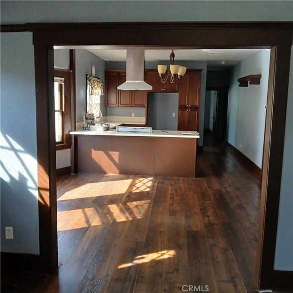 Building Photo - 1227 W 51st St