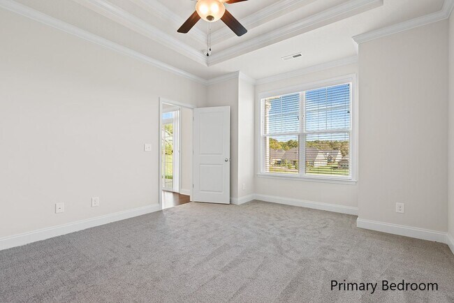 Building Photo - MAINTENANCE FREE, LUXURY TOWNHOME IN FARRA...