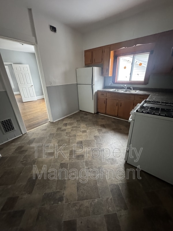 Building Photo - 42-44 Tacoma Street