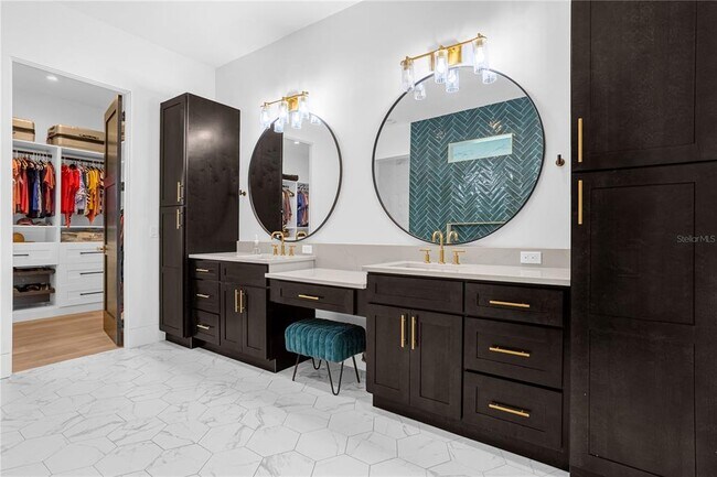 Building Photo - 1814 Barker Dr