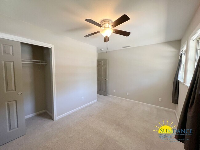 Building Photo - Centrally located and renovated Fort Walto...