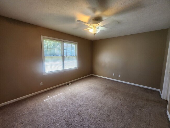 Building Photo - 1760 Crabtree Ct