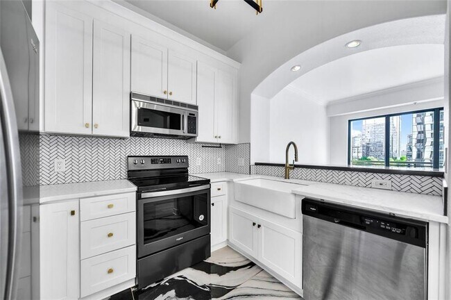 Building Photo - 3445 Stratford Rd NE