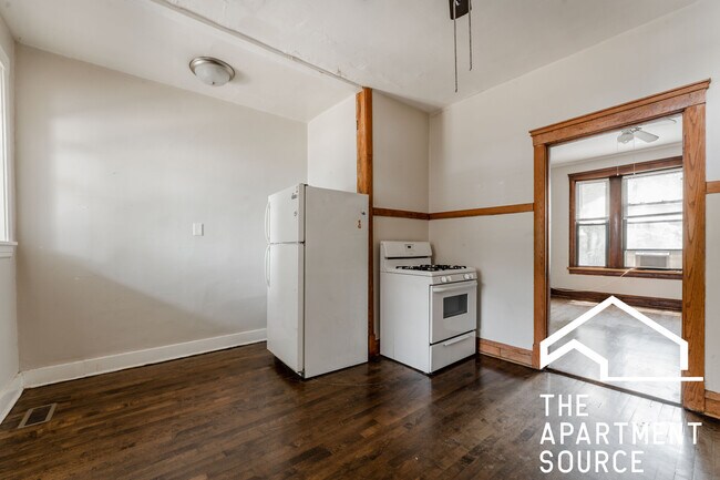 Building Photo - 3606 W Grace St