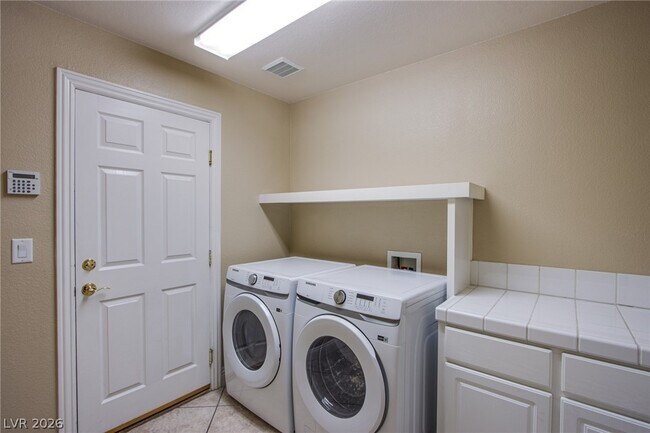 Building Photo - 6637 Coronado Palms Ave