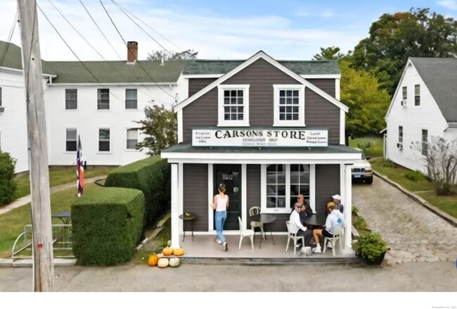 Building Photo - 257 Elm St