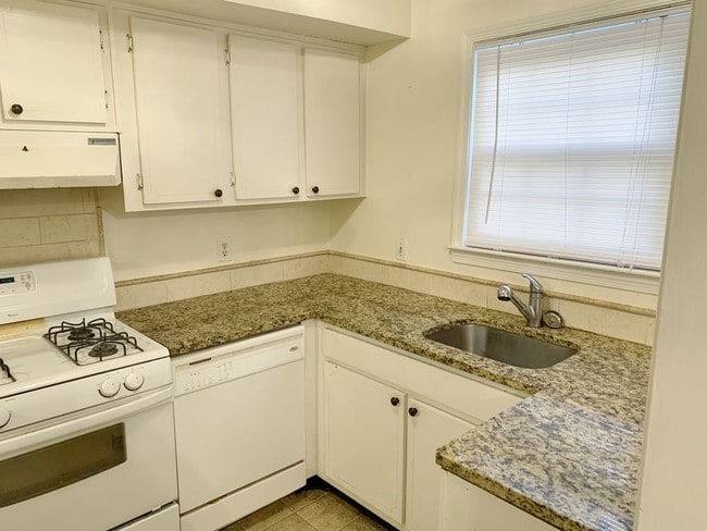 Building Photo - 3913 Browning Pl