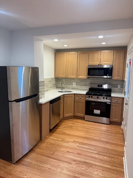Primary Photo - 2147 S 22nd St