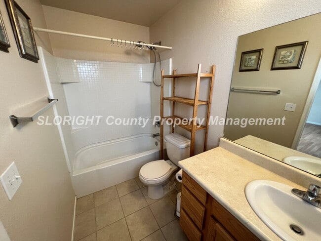 Building Photo - AVAILABLE MAY - 3 Bedroom / 2 Bathroom Home in Templeton