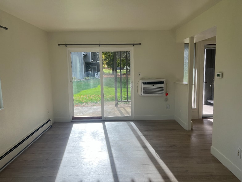 Building Photo - 705 E Drake Rd