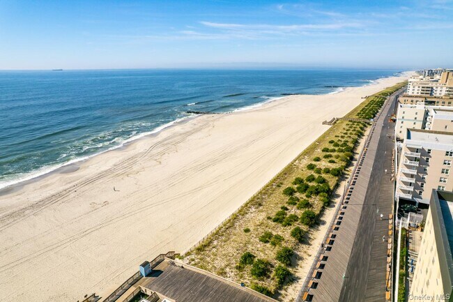 Building Photo - 259 Lincoln Blvd