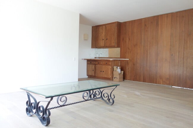 Building Photo - 702 Cavanagh Rd