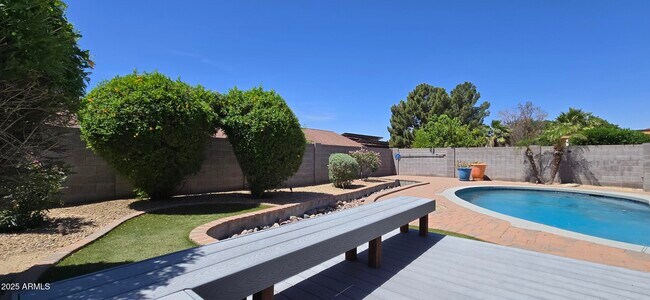 Building Photo - 4117 W Menadota Dr