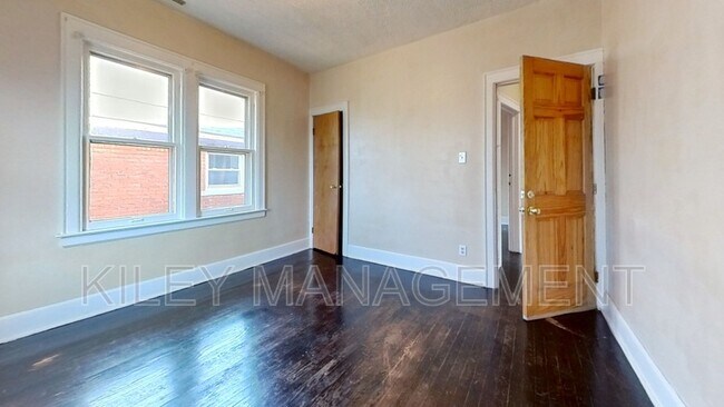 Building Photo - 16211 Fairfield St