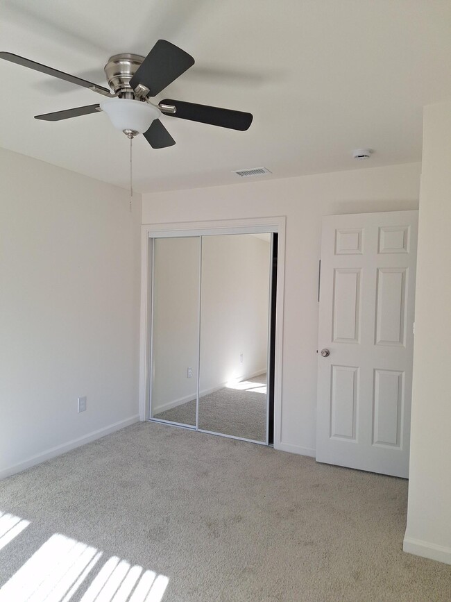 bedroom 1 of 2 - 4039 Clairemont Mesa Blvd