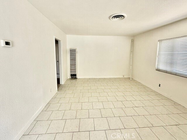 Building Photo - 9492 Evergreen Ln