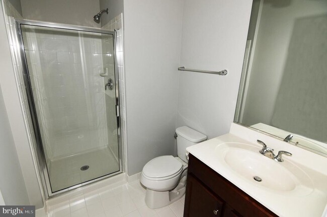 Building Photo - 165 Solara Dr