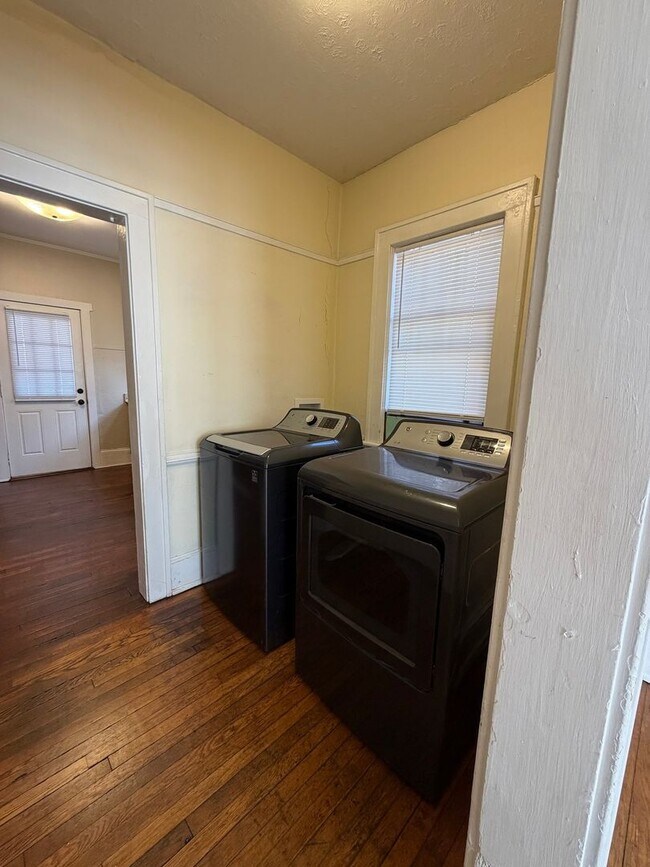 Building Photo - Ferdinand/829