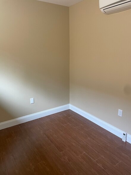 2nd Small Room/Office - 69 Parkwood Ave