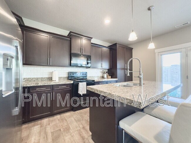 Building Photo - 12702 Stone Heights Dr