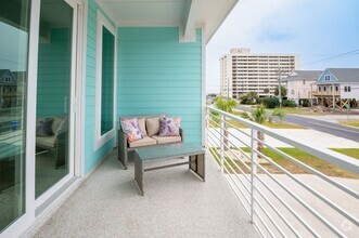 Building Photo - PET FRIENDLY SEASONAL RENTAL WITH OCEAN VIEW