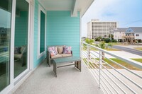 Building Photo - PET FRIENDLY SEASONAL RENTAL WITH OCEAN VIEW