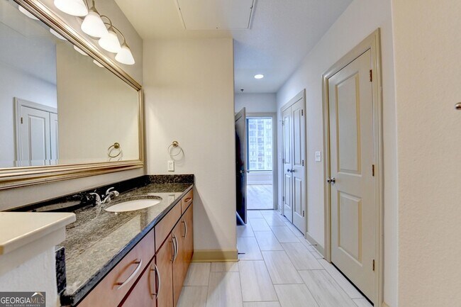 Building Photo - 3445 N Stratford Rd NE