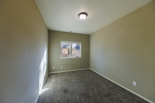 Building Photo - 19 W Soap Creek Trail