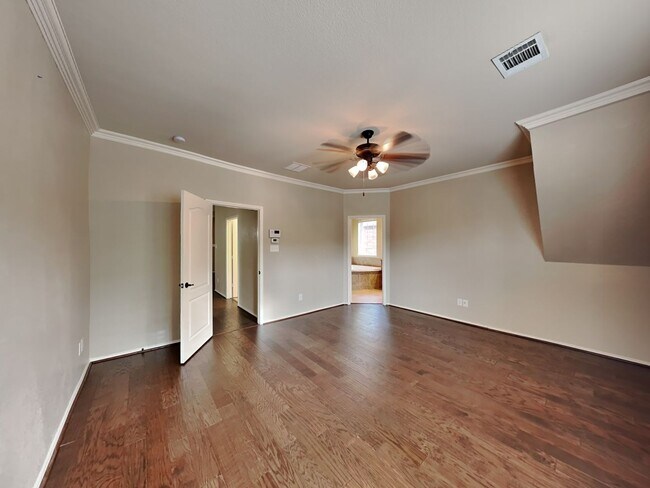 Building Photo - GORGEOUSE HOME IN A GATED COMMUNITY!