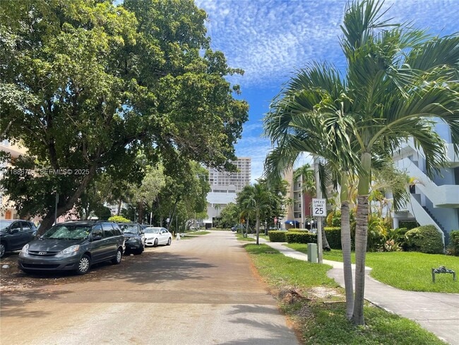 Building Photo - 3868 NE 169th St