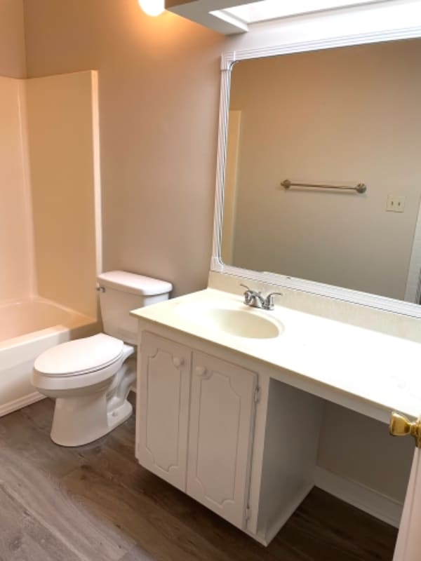 Building Photo - 206 Rock Knoll Dr