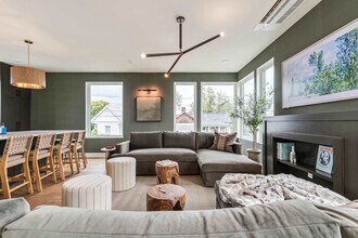 Building Photo - 1117 3rd Ave S