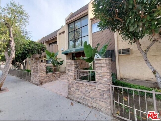 Primary Photo - 17900 Sherman Way