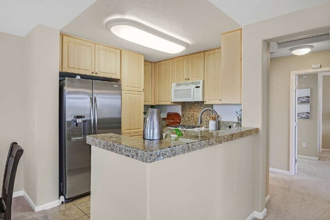 Building Photo - Corner Unit Condo with Vineyard Views – 2 Bed, 2 Bath – Quiet, Private, and Convenient!