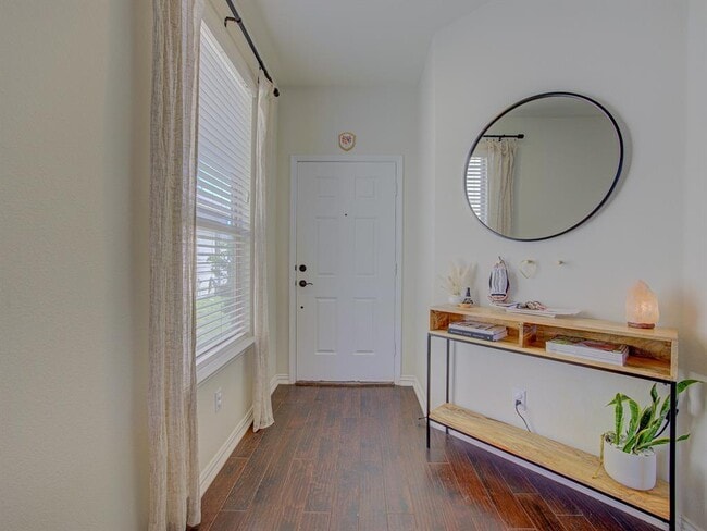 Building Photo - 9928 Aly May Dr