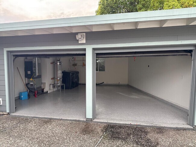 Building Photo - 16 Harbor View Ct