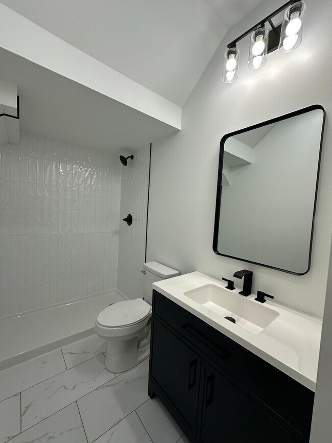 Building Photo - Brand New Living in North Knoxville: Modern Comfort Awaits